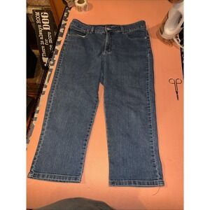 Lee Classic Fit At The Waist Capri Women Size 14 Denim Blue Jean Capri Crop Pant